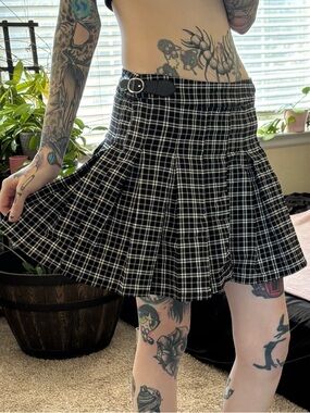 Forever 21 Black & White Plaid Pleated Mini Skirt with Buckle